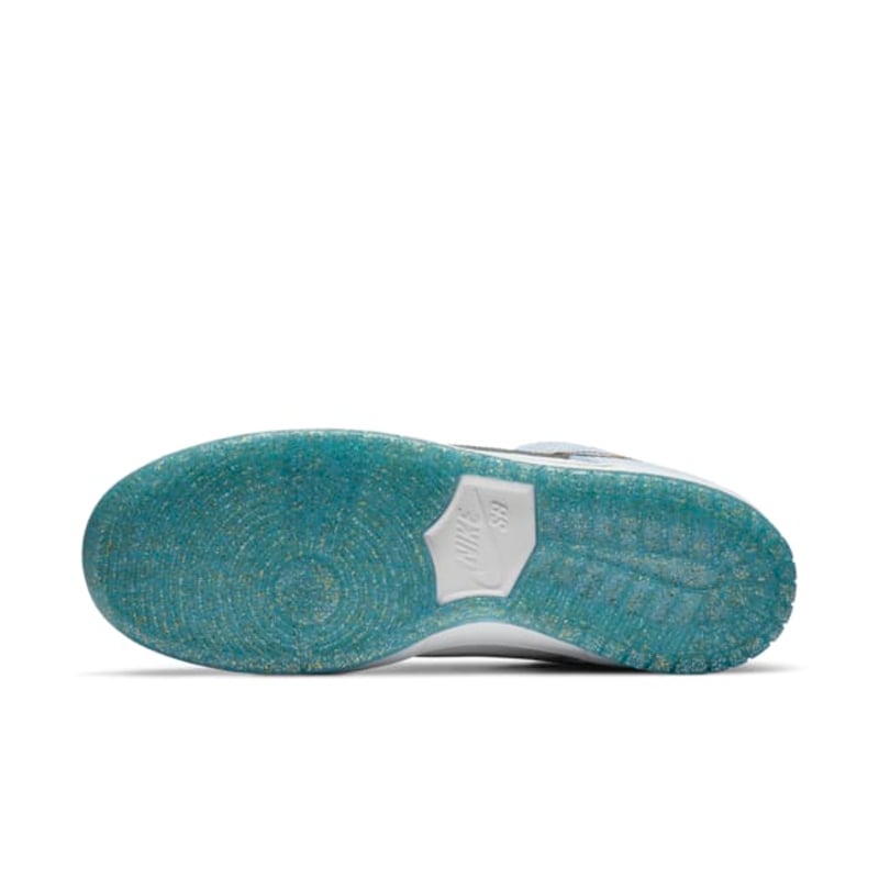 Tênis Nike SB Dunk Low x Sean Cliver Holiday Special