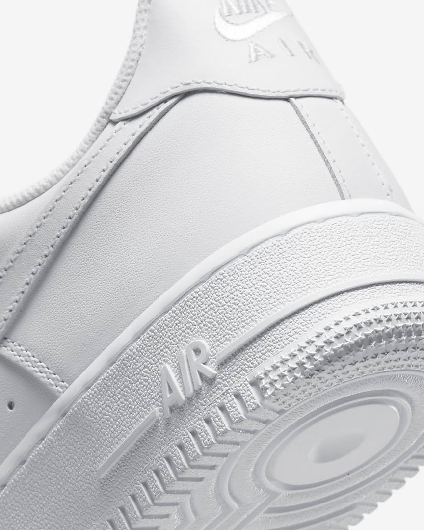 Tênis Nike Air Force 1 '07