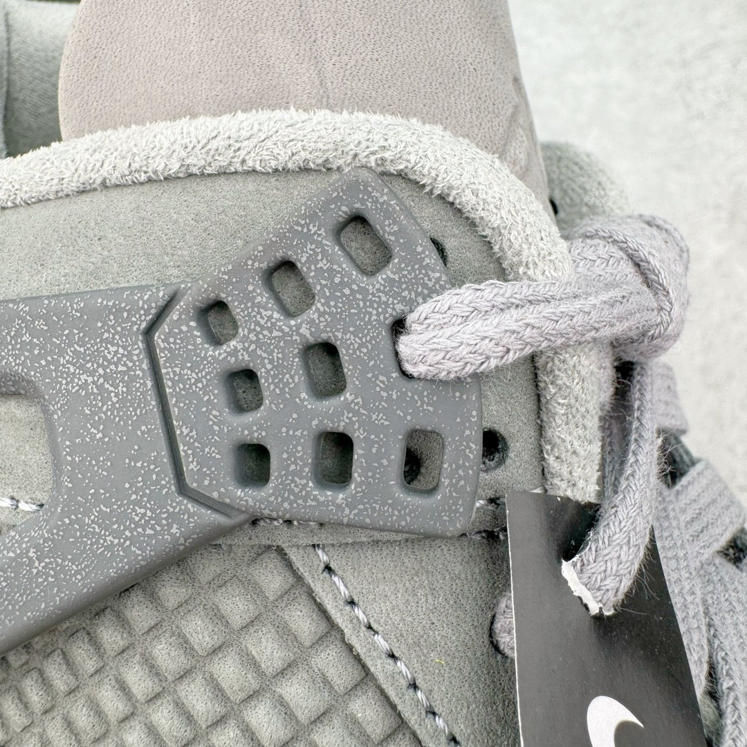Tênis Air Jordan 4 Wet Cement