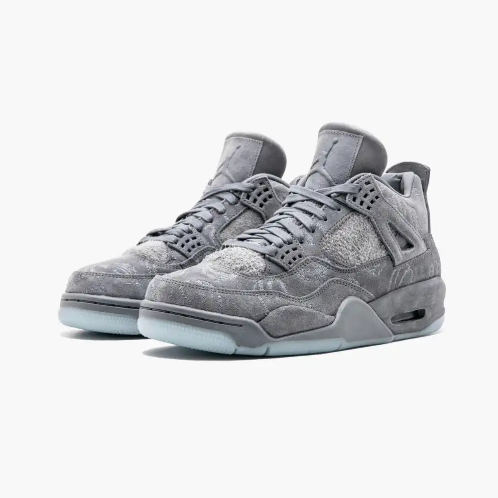 Tênis KAWS x Air Jordan 4 Retro Cool Grey