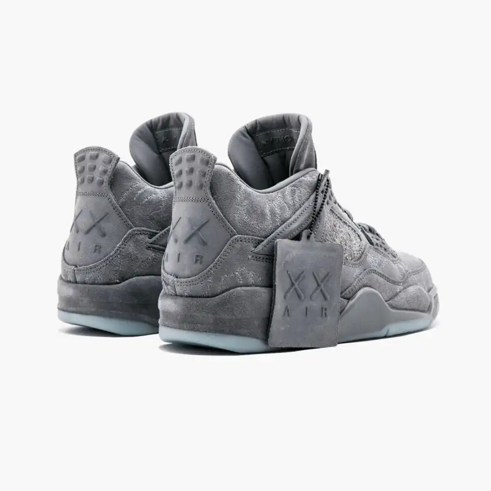 Tênis KAWS x Air Jordan 4 Retro Cool Grey