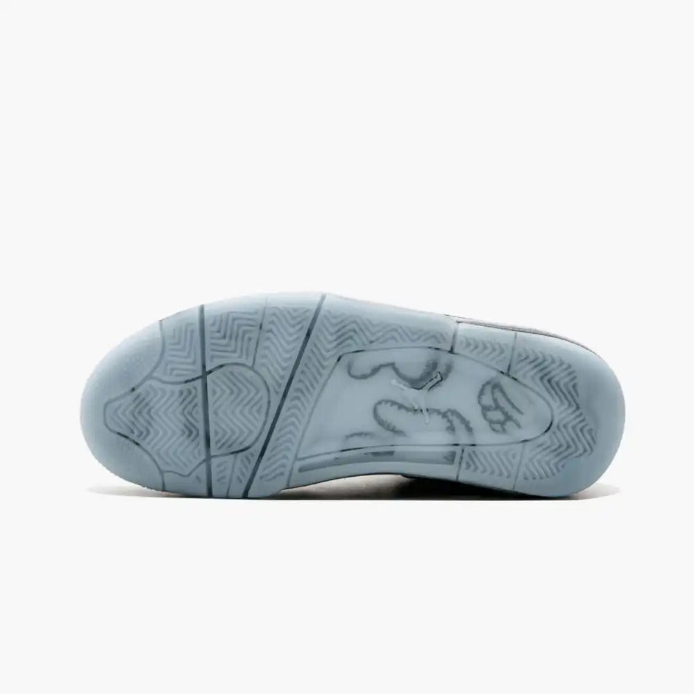 Tênis KAWS x Air Jordan 4 Retro Cool Grey