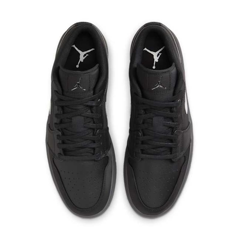 Tênis Nike Air Jordan 1 Low
Black White Dark Smoke Grey