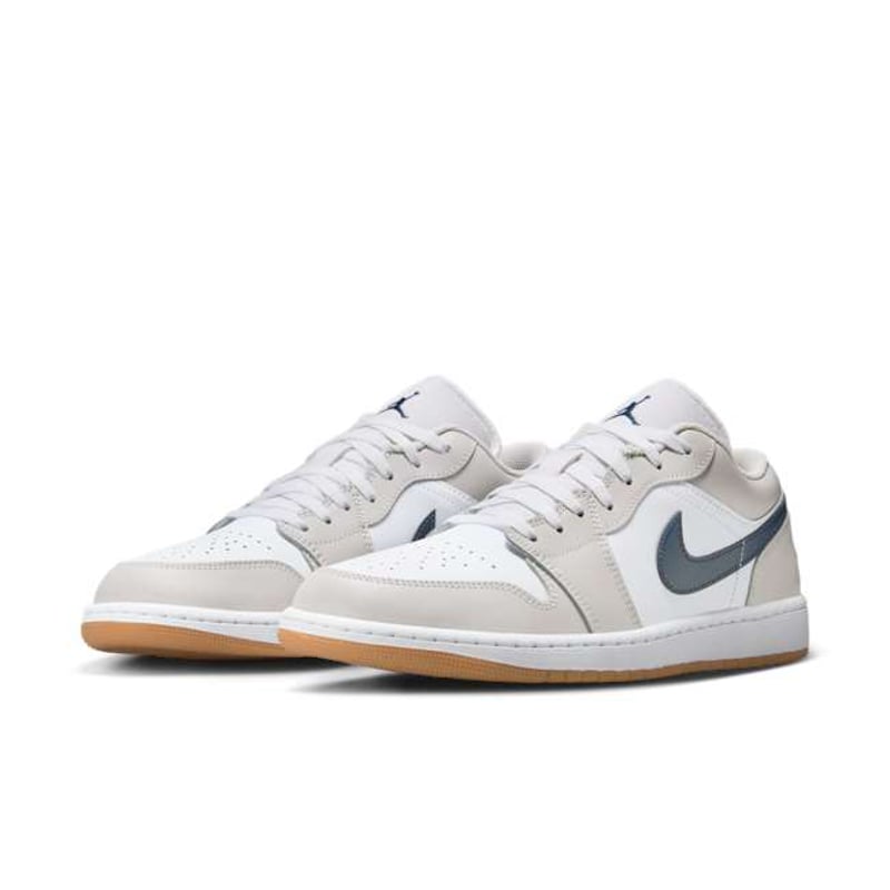 Tênis Nike Air Jordan 1 Low
Midnight Navy Neutral Grey