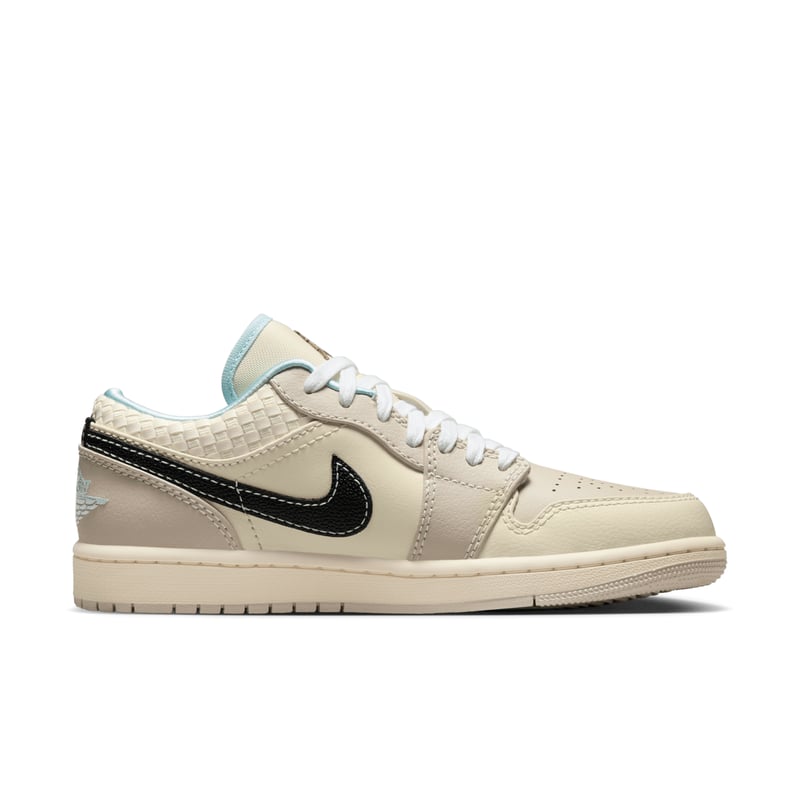 Tênis Nike Air Jordan 1 Low SE
Azul-areia e glaciar