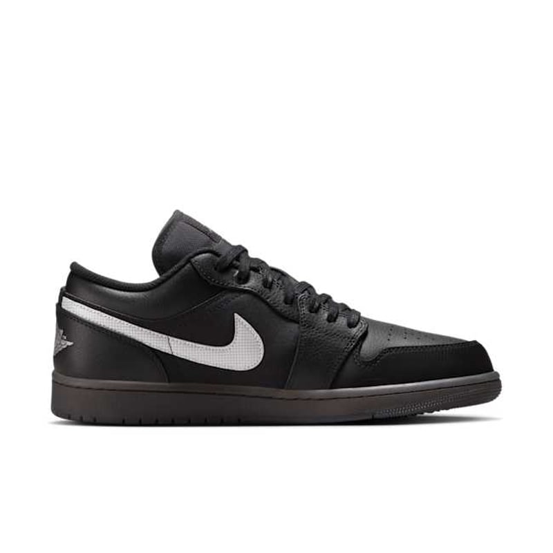 Tênis Nike Air Jordan 1 Low
Black White Dark Smoke Grey