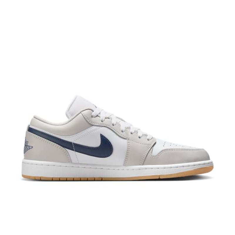 Tênis Nike Air Jordan 1 Low
Midnight Navy Neutral Grey