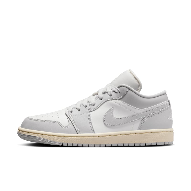 Tênis Nike Air Jordan 1 Low
Sail & Neutral Grey