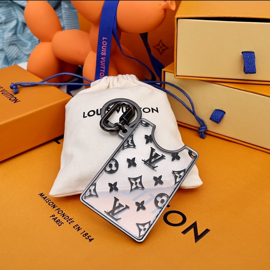 Chaveiro Louis Vuitton - Porta-cartões LV Prism ID Preto