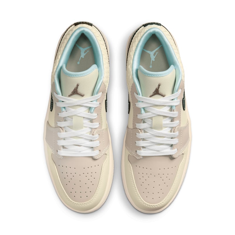 Tênis Nike Air Jordan 1 Low SE
Azul-areia e glaciar